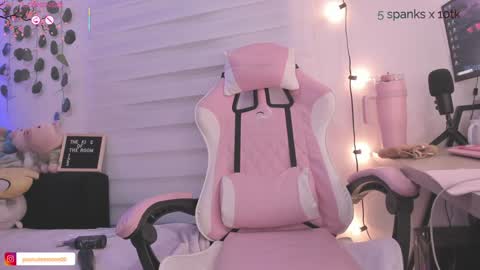 moonliight__ online show from February 6, 12:43 am