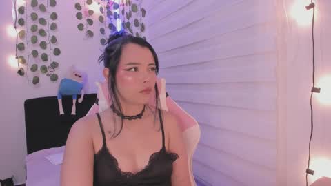 moonliight__ online show from February 20, 11:21 pm