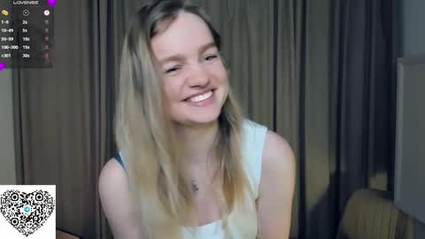 Snapshot of moonperedz chatting on October 11, 6:39 pm Eva online show from October 11, 6:39 pm