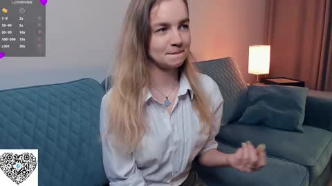 Snapshot of moonperedz chatting on October 12, 6:40 pm Eva online show from October 12, 6:40 pm