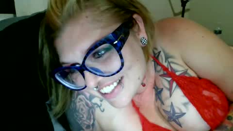 Snapshot of moonpulseraven chatting on June 29, 4:30 am moonpulseraven online show from June 29, 4:30 am