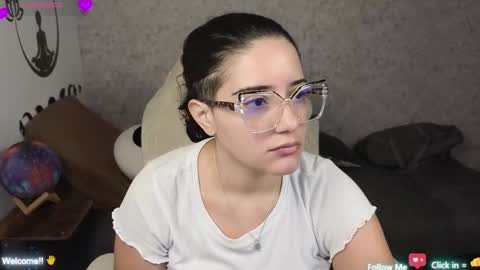 Moon Woman online show from February 11, 1:10 am