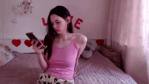 moore_alice online show from April 14, 2:56 pm