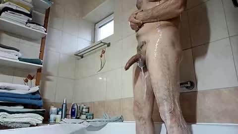 moos1 online show from April 16, 4:57 am