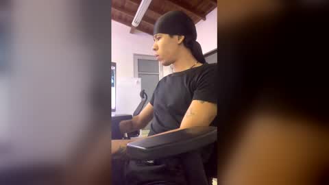 Snapshot of morales_miles1 chatting on March 30, 5:52 am Andrew online show from March 30, 5:52 am