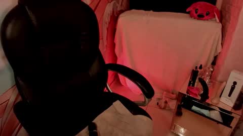 Snapshot of morana__hot chatting on February 20, 6:48 am morana__hot online show from February 20, 6:48 am