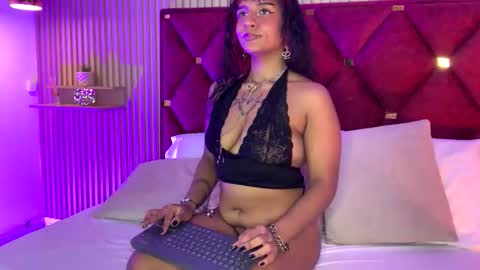 Snapshot of morena3000 chatting on February 11, 8:36 pm Morticia online show from February 11, 8:36 pm