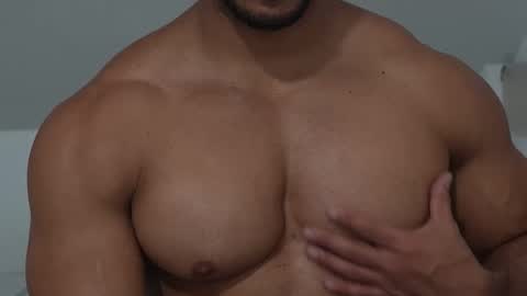 moreno1muscular online show from November 17, 10:59 pm