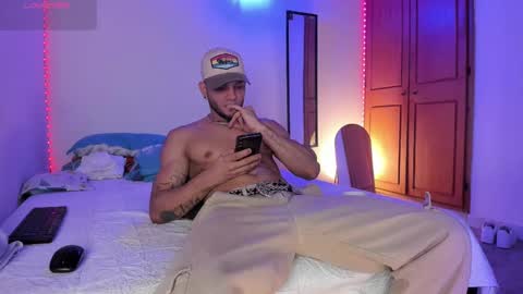 morenosiam online show from October 19, 4:46 am