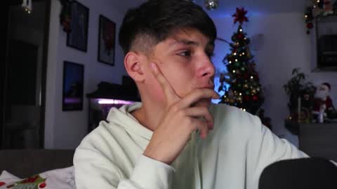   online show from December 3, 5:55 pm