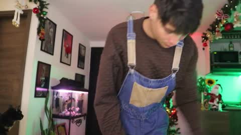 Snapshot of morgan_hiller chatting on January 1, 1:37 am online show from January 1, 1:37 am