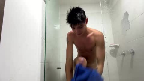 Snapshot of morgan_hiller chatting on January 8, 5:48 am online show from January 8, 5:48 am