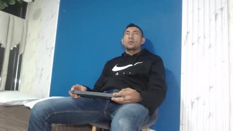 MORGAN AND MEGAN online show from January 9, 11:13 am