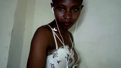 morgane_69 online show from June 4, 8:15 pm