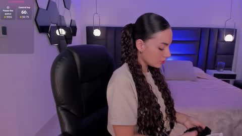 Morgan Hicks online show from November 14, 7:34 pm