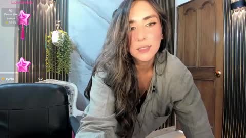 Moriah online show from April 8, 7:47 pm