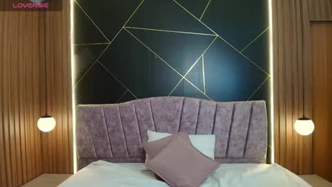 Moriah online show from March 14, 12:10 pm