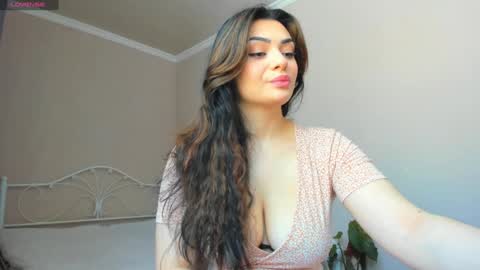 Snapshot of moroccan_diamond_ chatting on February 6, 8:50 am Medina online show from February 6, 8:50 am