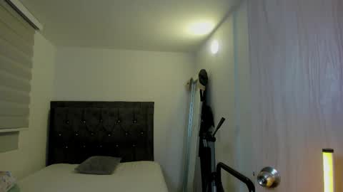 Snapshot of morthy_downey chatting on May 24, 2:27 am Morthy online show from May 24, 2:27 am