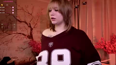 morvelyn online show from November 19, 7:03 pm