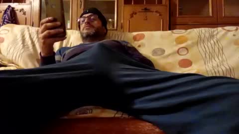 Snapshot of mospeleu chatting on December 10, 9:55 am Nomadu online show from December 10, 9:55 am