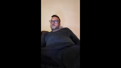 Snapshot of mospeleu chatting on March 5, 7:10 pm Nomadu online show from March 5, 7:10 pm