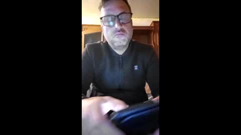 Snapshot of mospeleu chatting on April 1, 1:41 pm Nomadu online show from April 1, 1:41 pm