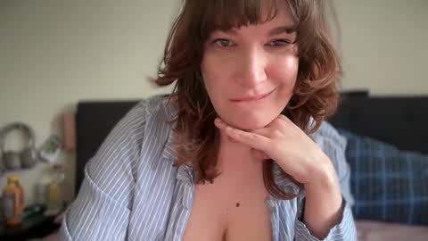 Snapshot of mossy_mommy chatting on May 12, 1:41 pm Mossy Mommy online show from May 12, 1:41 pm
