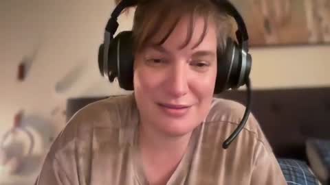 Snapshot of mossy_mommy chatting on July 25, 11:57 pm Mossy Mommy online show from July 25, 11:57 pm