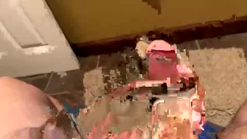 Snapshot of motomo12 chatting on December 1, 10:32 pm Henry online show from December 1, 10:32 pm