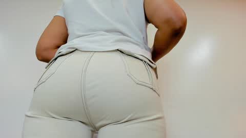 Snapshot of moxa_hot chatting on January 4, 1:53 pm moxa hot online show from January 4, 1:53 pm