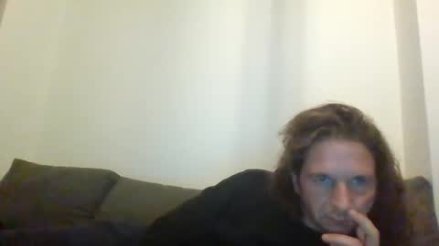 Snapshot of moz87 chatting on December 5, 8:44 am moz87 online show from December 5, 8:44 am