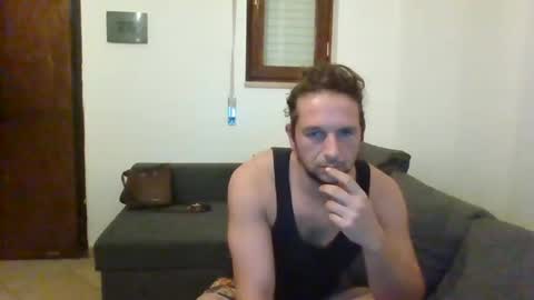 Snapshot of moz87 chatting on December 23, 7:49 am moz87 online show from December 23, 7:49 am