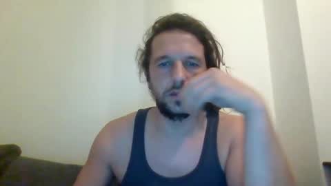 Snapshot of moz87 chatting on January 14, 8:31 am moz87 online show from January 14, 8:31 am