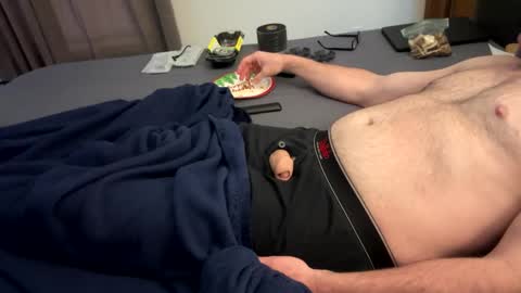 Snapshot of mps908 chatting on December 20, 8:05 pm Sequoia-Cocked Hombre de Sur online show from December 20, 8:05 pm