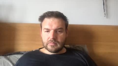 Snapshot of mr834565 chatting on May 17, 10:00 am mr834565 online show from May 17, 10:00 am