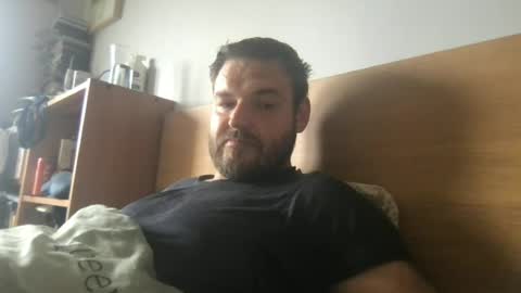 Snapshot of mr834565 chatting on July 23, 10:46 am mr834565 online show from July 23, 10:46 am
