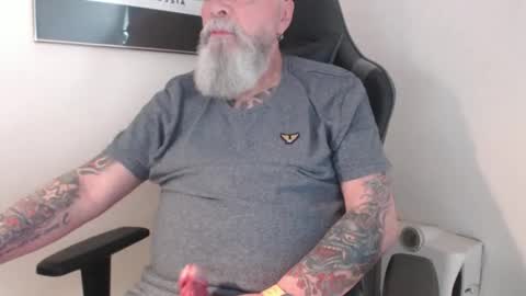 Snapshot of mr_boombastic2021 chatting on May 22, 8:32 am mr_boombastic2021 online show from May 22, 8:32 am
