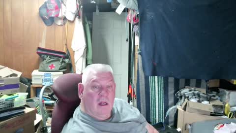 mr_canoe_licker_69 online show from December 6, 3:44 pm
