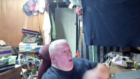 mr_canoe_licker_69 online show from December 7, 1:40 pm