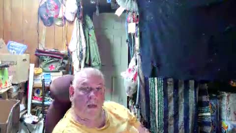 mr_canoe_licker_69 online show from December 16, 1:43 pm