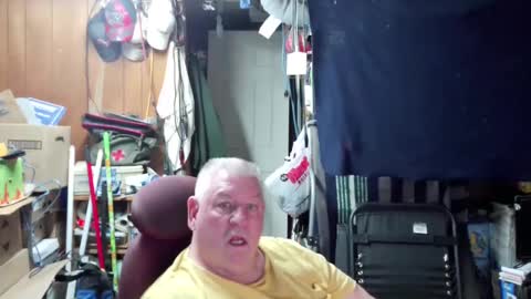 mr_canoe_licker_69 online show from December 20, 3:00 pm