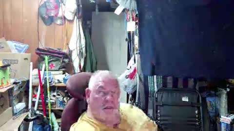 mr_canoe_licker_69 online show from December 21, 7:49 pm