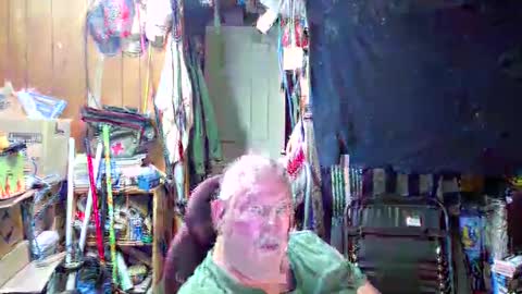 mr_canoe_licker_69 online show from December 23, 7:52 pm