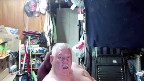 mr_canoe_licker_69 online show from December 25, 9:43 pm
