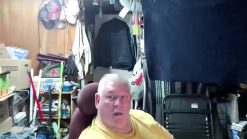 mr_canoe_licker_69 online show from December 29, 3:13 pm