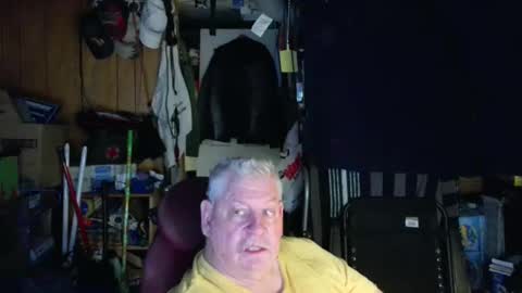 mr_canoe_licker_69 online show from December 29, 8:15 pm
