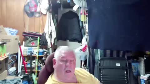 mr_canoe_licker_69 online show from December 30, 8:25 pm