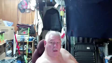 mr_canoe_licker_69 online show from December 31, 12:25 pm