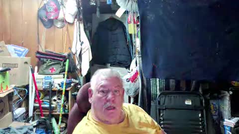 mr_canoe_licker_69 online show from January 1, 12:55 pm